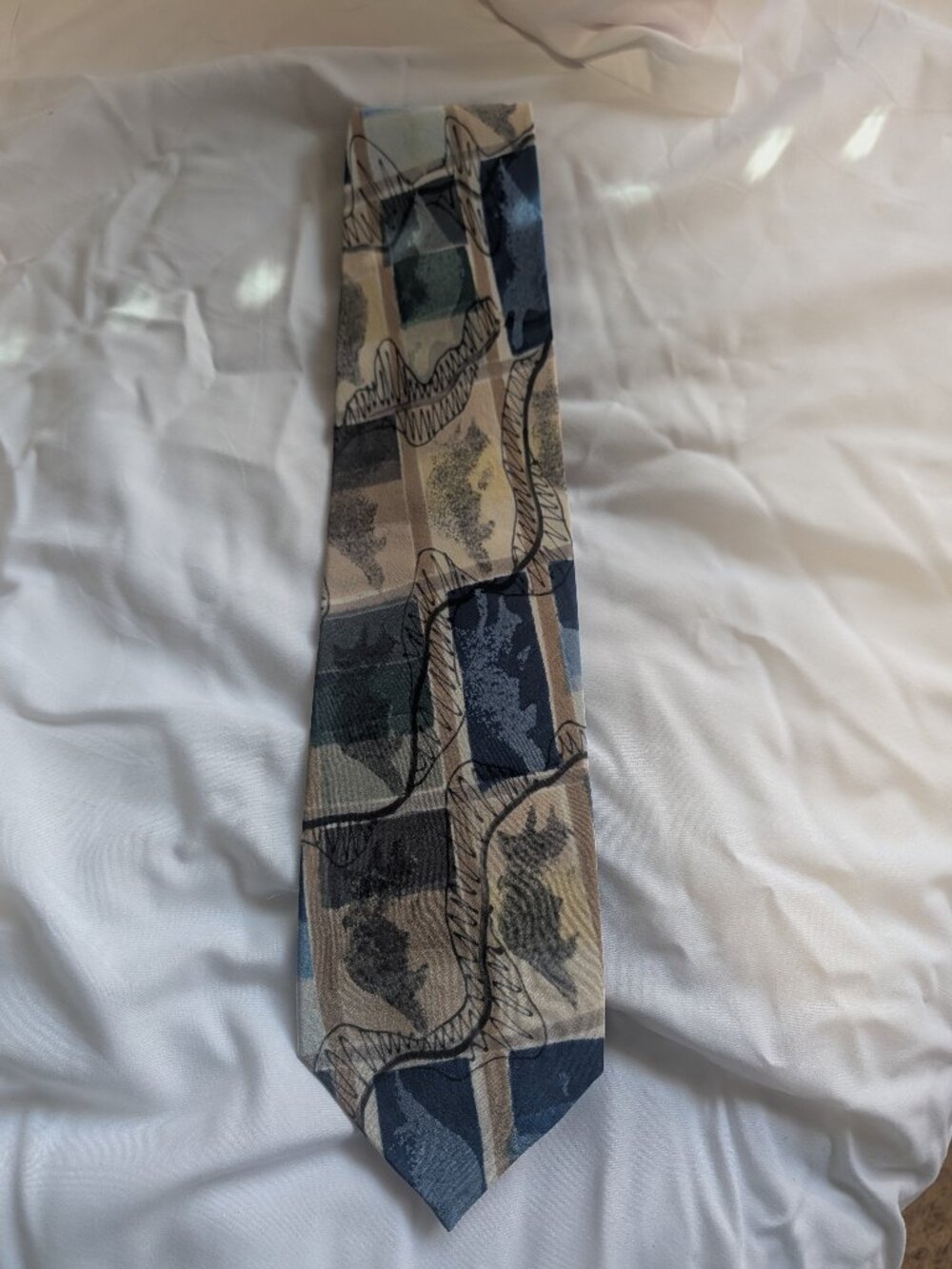 Robert Daskal 100% Silk Men's Necktie Blue Gray Beige Abstract Geometric